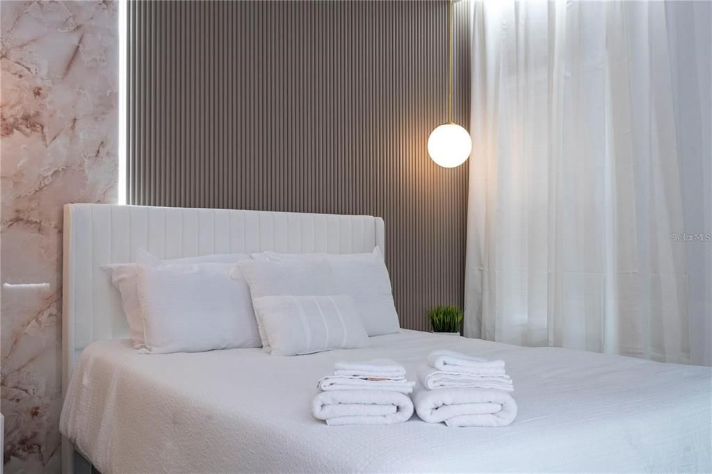 待售: $998,000 (5 贝兹, 5 浴室, 1918 平方英尺)