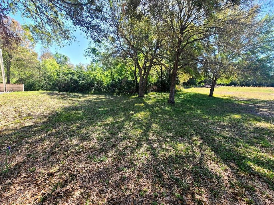 待售: $750,000 (1.46 acres)