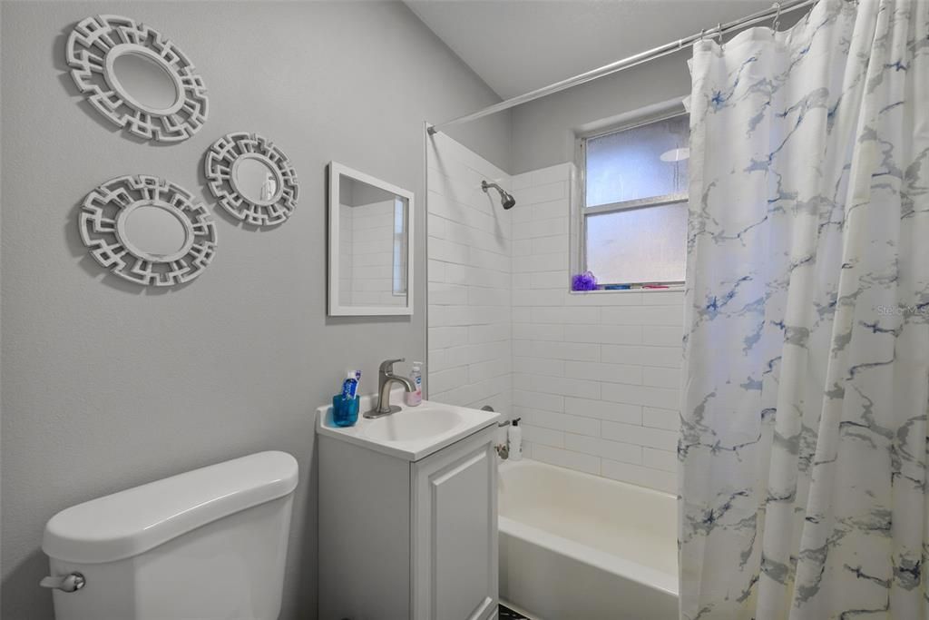 На продажу: $369,990 (3 спален, 2 ванн, 1530 Квадратных фут)