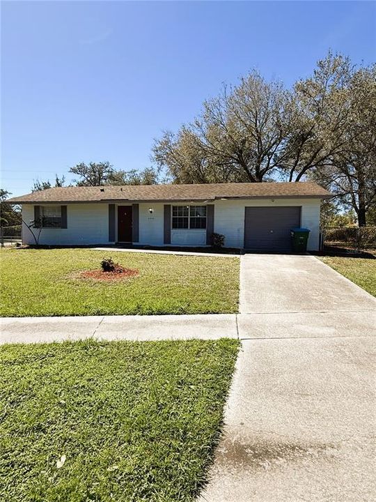 Recently Rented: $1,599 (3 beds, 1 baths, 900 Square Feet)