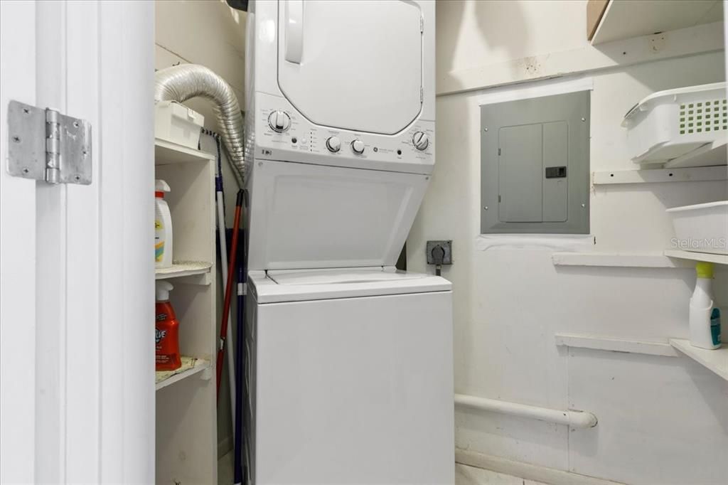 For Sale: $145,000 (2 beds, 2 baths, 1000 Square Feet)