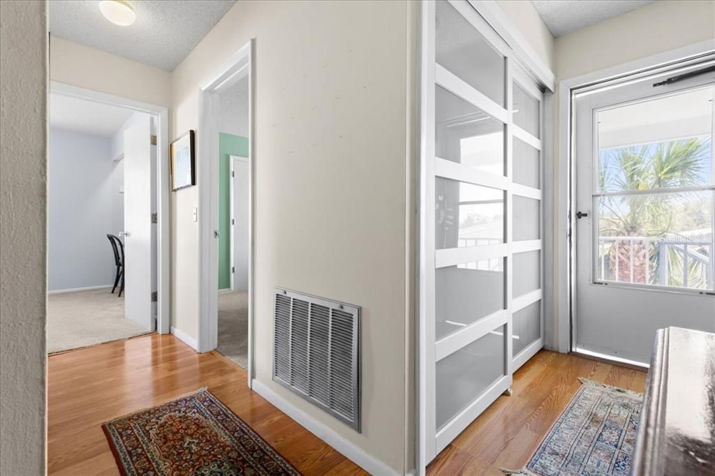 For Sale: $145,000 (2 beds, 2 baths, 1000 Square Feet)