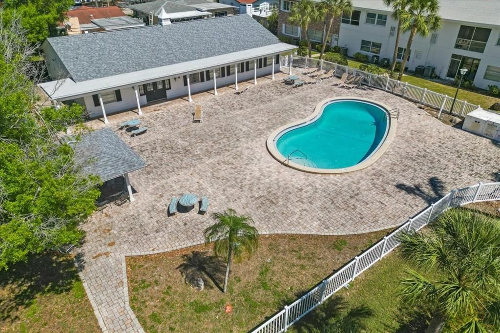 For Sale: $145,000 (2 beds, 2 baths, 1000 Square Feet)