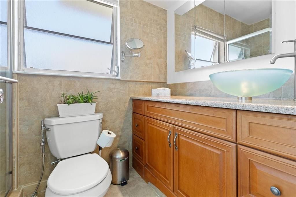 For Sale: $145,000 (2 beds, 2 baths, 1000 Square Feet)