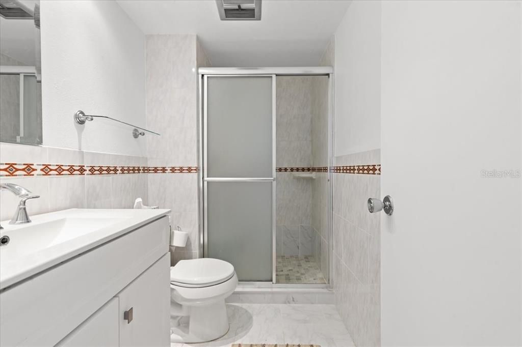 For Sale: $145,000 (2 beds, 2 baths, 1000 Square Feet)