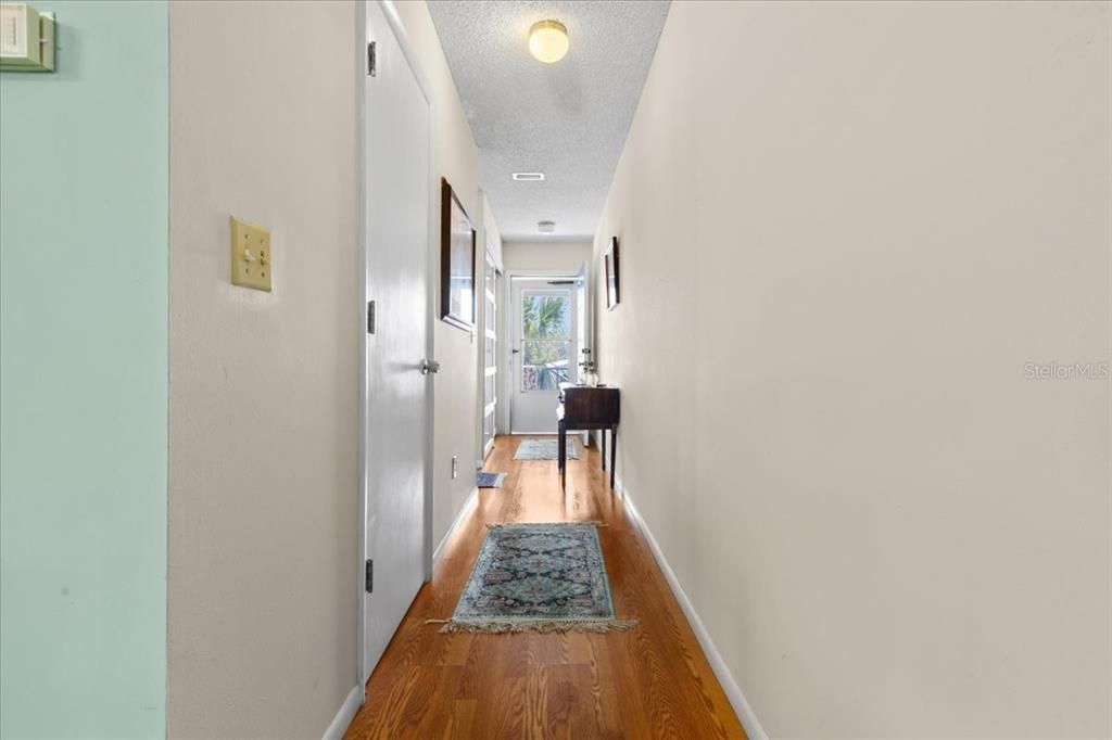 For Sale: $145,000 (2 beds, 2 baths, 1000 Square Feet)