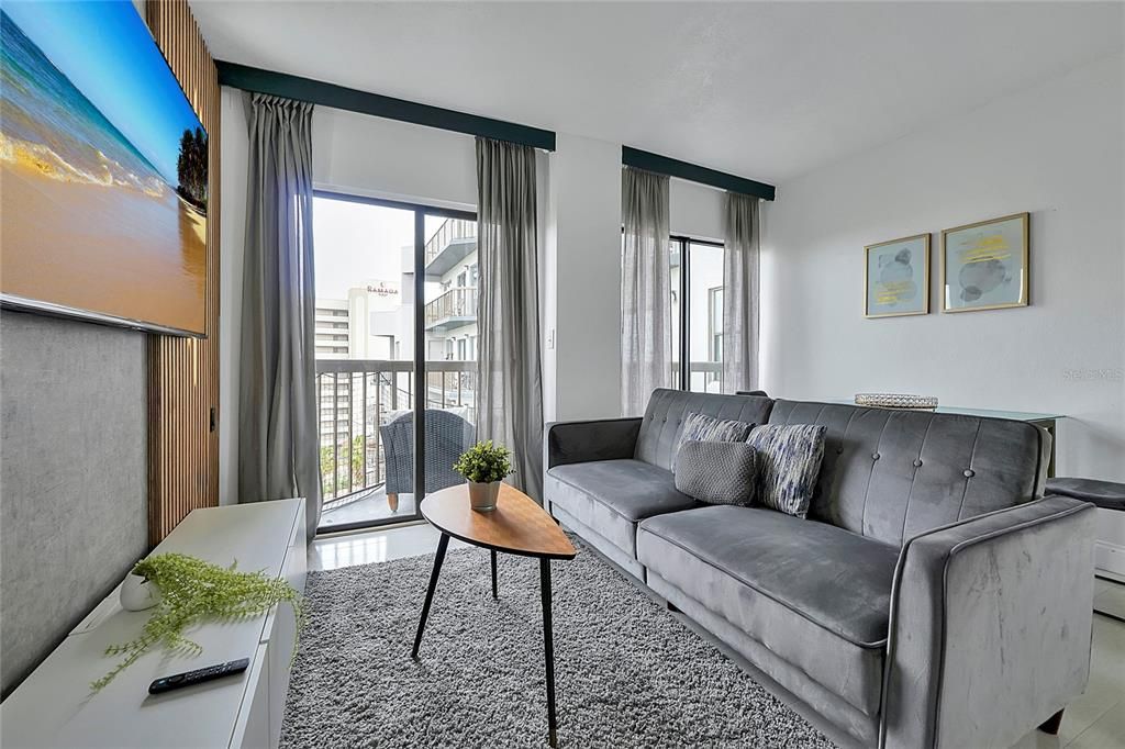 На продажу: $290,000 (2 спален, 2 ванн, 583 Квадратных фут)