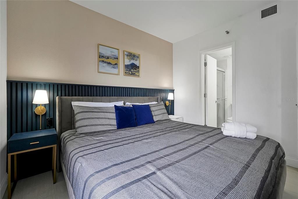 На продажу: $290,000 (2 спален, 2 ванн, 583 Квадратных фут)