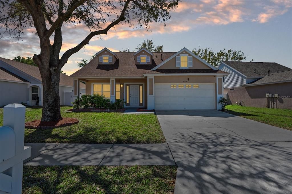 最近售出: $410,000 (4 贝兹, 2 浴室, 1792 平方英尺)