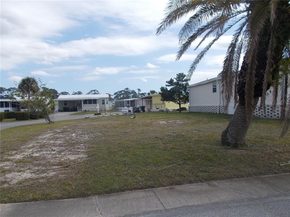 For Sale: $6,000 (0.08 acres)