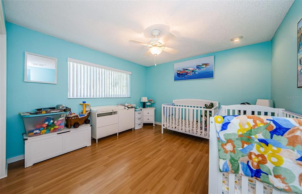 Second guest bedroom.