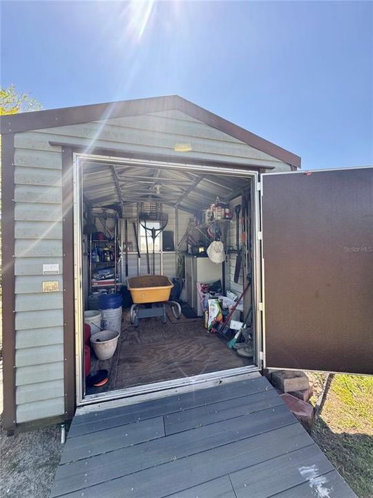 En Venta: $549,900 (3 camas, 2 baños, 2401 Pies cuadrados)