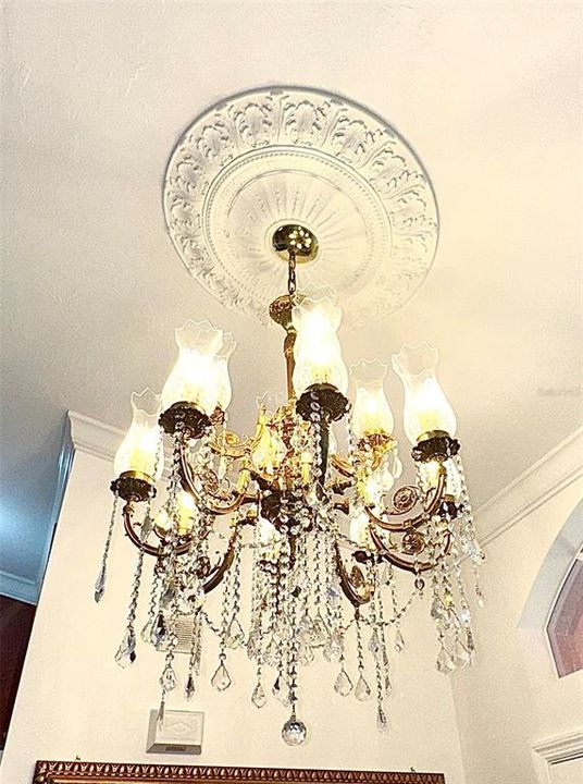 En Venta: $549,900 (3 camas, 2 baños, 2401 Pies cuadrados)