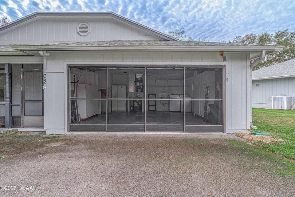 待售: $275,000 (2 贝兹, 2 浴室, 1370 平方英尺)