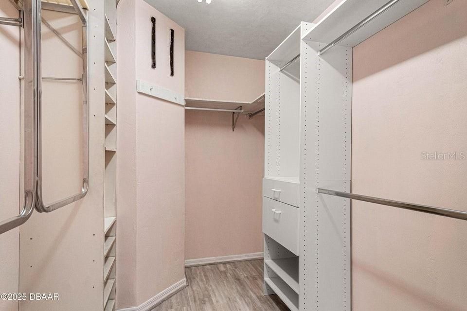 待售: $275,000 (2 贝兹, 2 浴室, 1370 平方英尺)