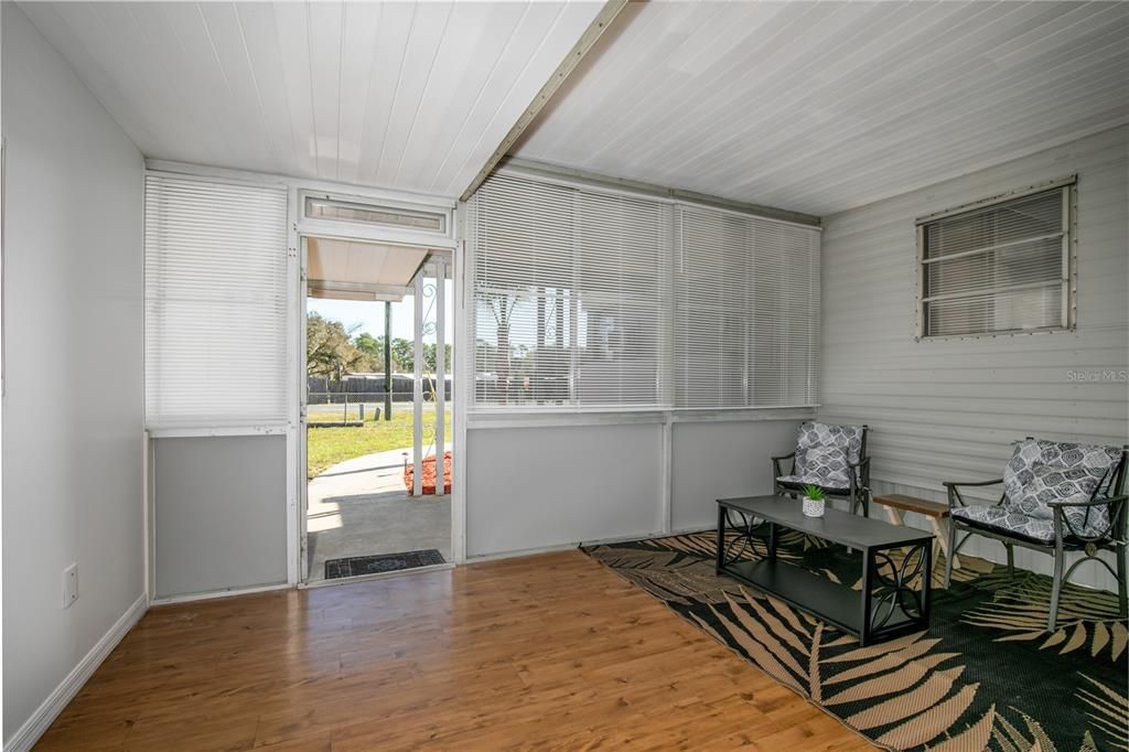 En Venta: $159,900 (3 camas, 2 baños, 1800 Pies cuadrados)