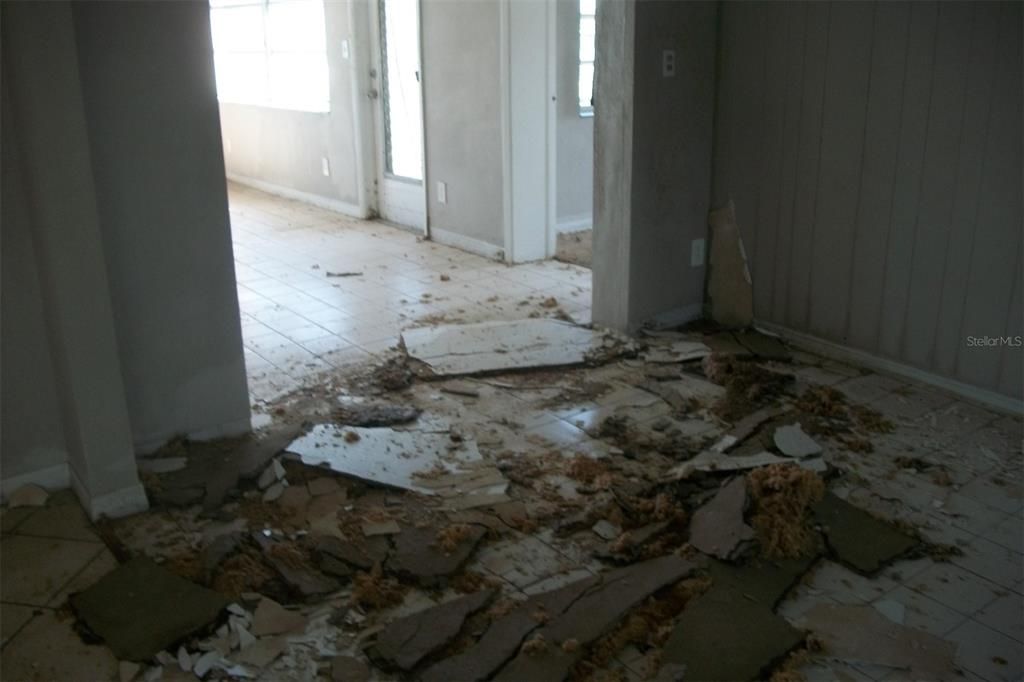 合同活跃: $699,000 (4 贝兹, 3 浴室, 2022 平方英尺)