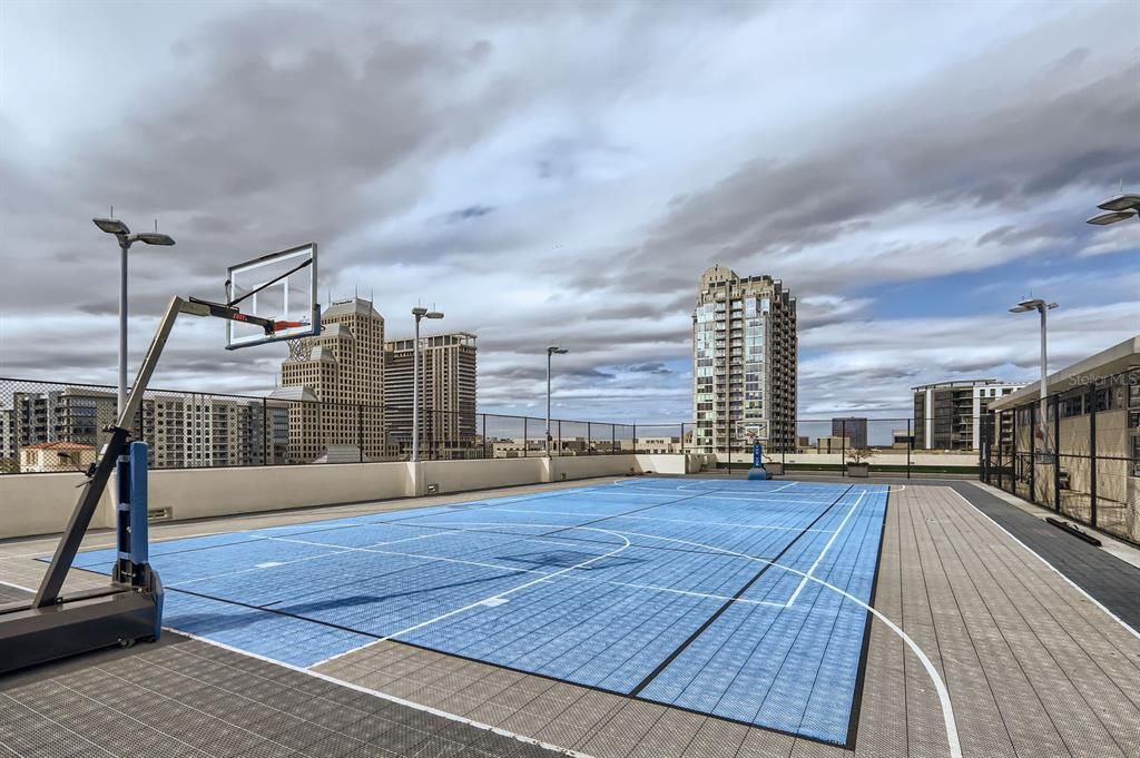 待售: $359,999 (1 贝兹, 1 浴室, 967 平方英尺)