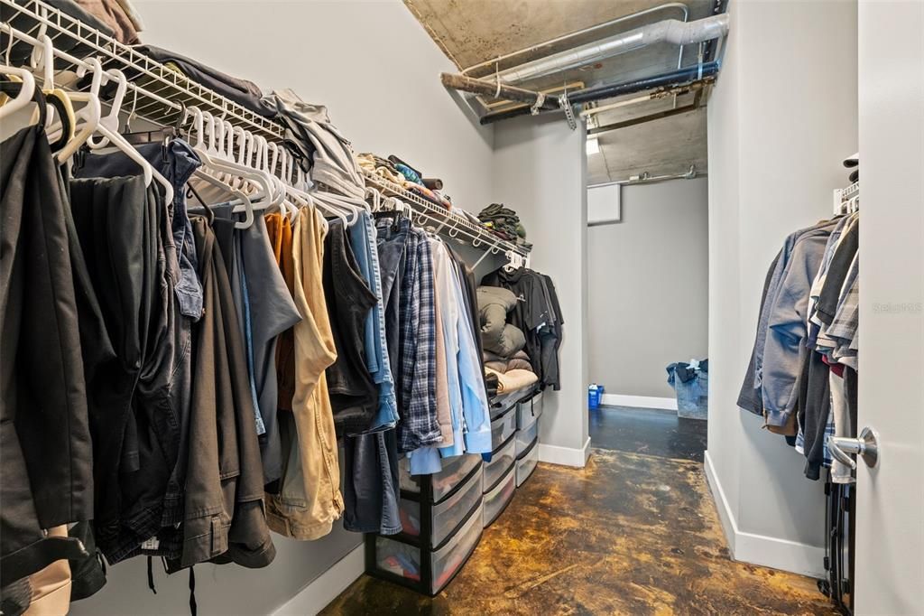 待售: $359,999 (1 贝兹, 1 浴室, 967 平方英尺)