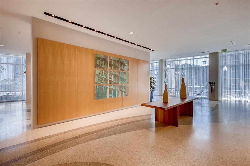 待售: $359,999 (1 贝兹, 1 浴室, 967 平方英尺)