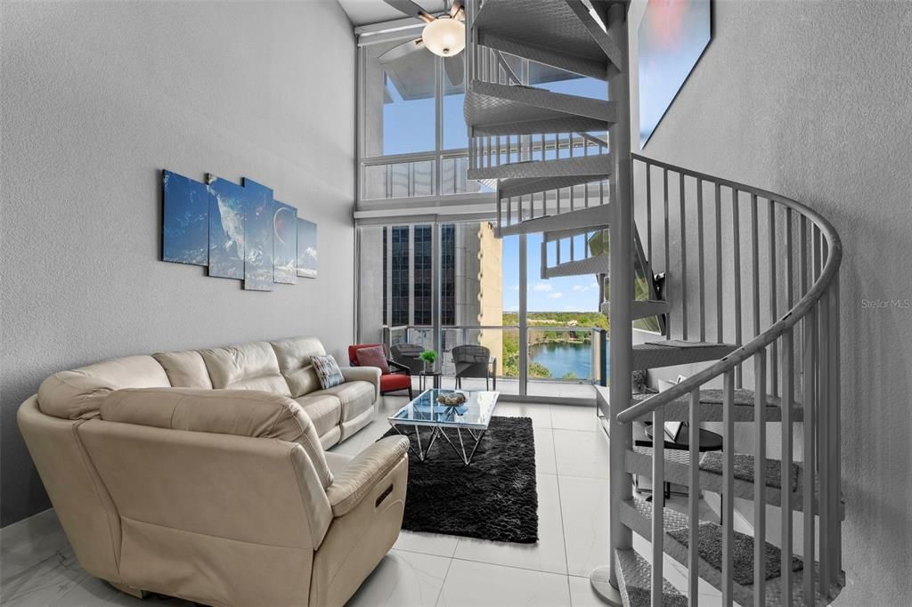 待售: $359,999 (1 贝兹, 1 浴室, 967 平方英尺)