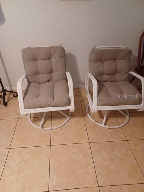 待售: $145,000 (2 贝兹, 2 浴室, 868 平方英尺)