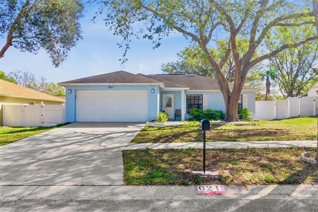 Recently Sold: $350,000 (3 beds, 2 baths, 1295 Square Feet)