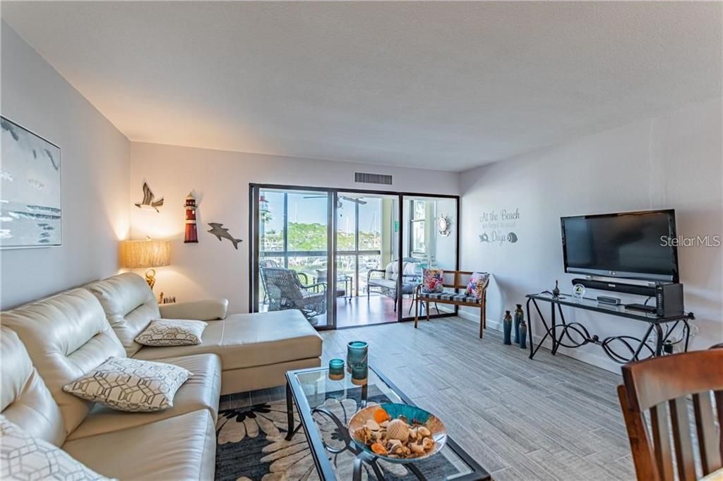 For Rent: $2,540 (2 beds, 2 baths, 1260 Square Feet)