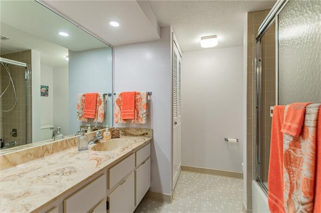 For Rent: $2,540 (2 beds, 2 baths, 1260 Square Feet)