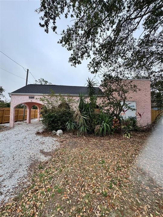 最近售出: $318,970 (4 贝兹, 3 浴室, 1956 平方英尺)