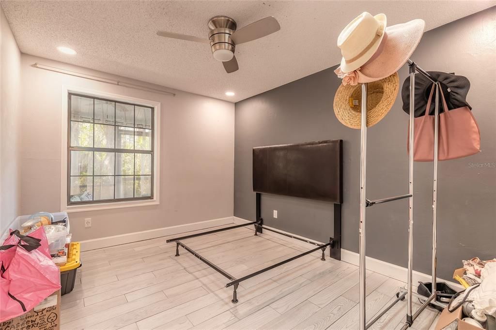 На продажу: $310,000 (3 спален, 2 ванн, 1672 Квадратных фут)