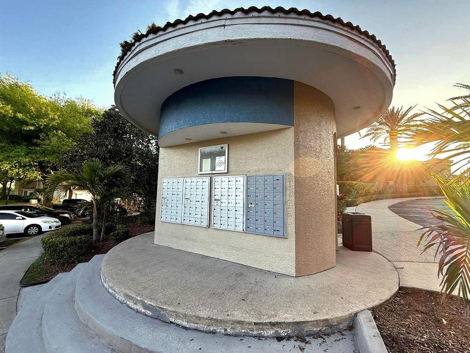 Active With Contract: $149,900 (1 beds, 1 baths, 842 Square Feet)