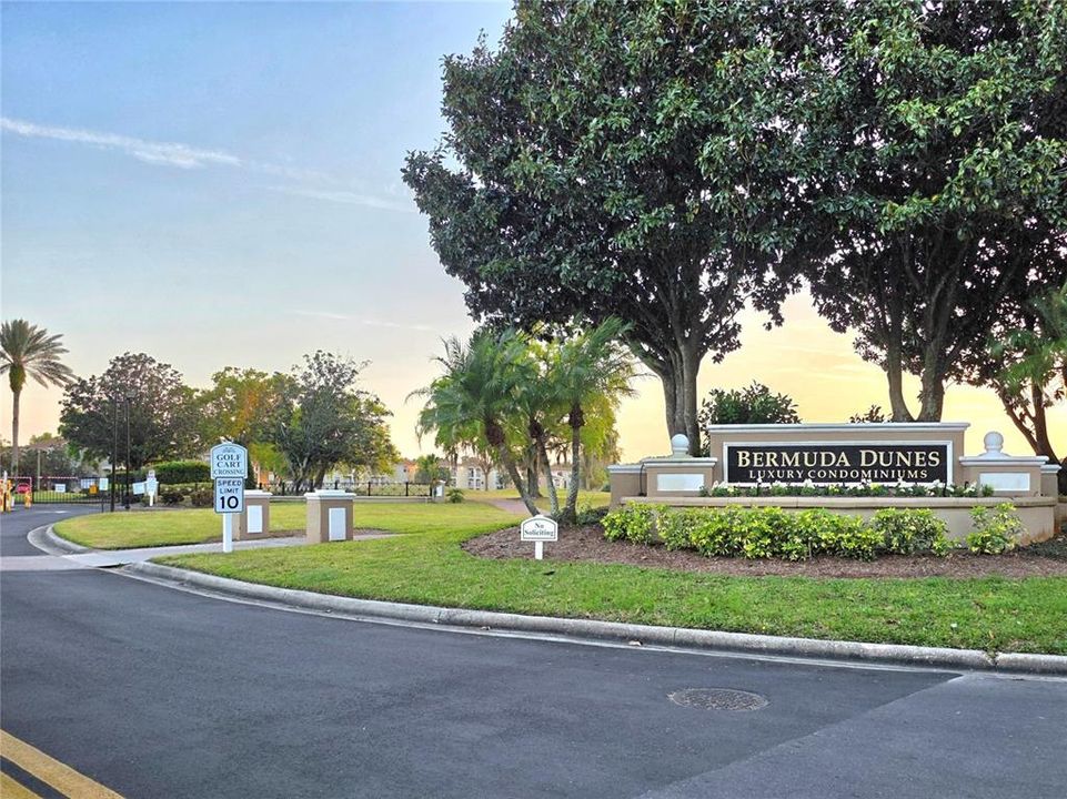 Active With Contract: $149,900 (1 beds, 1 baths, 842 Square Feet)