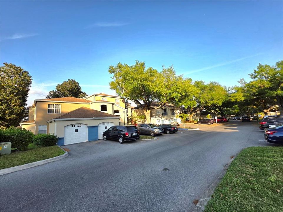 Active With Contract: $149,900 (1 beds, 1 baths, 842 Square Feet)