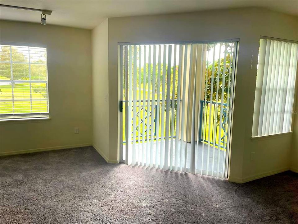 Active With Contract: $149,900 (1 beds, 1 baths, 842 Square Feet)