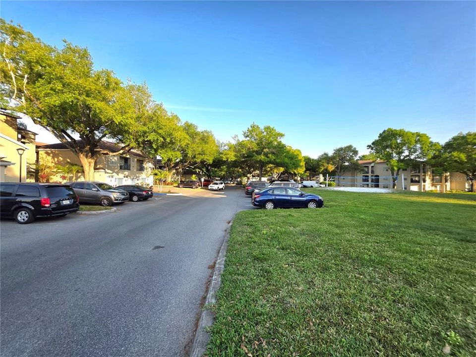 Active With Contract: $149,900 (1 beds, 1 baths, 842 Square Feet)