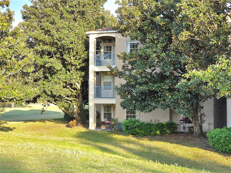 Active With Contract: $149,900 (1 beds, 1 baths, 842 Square Feet)