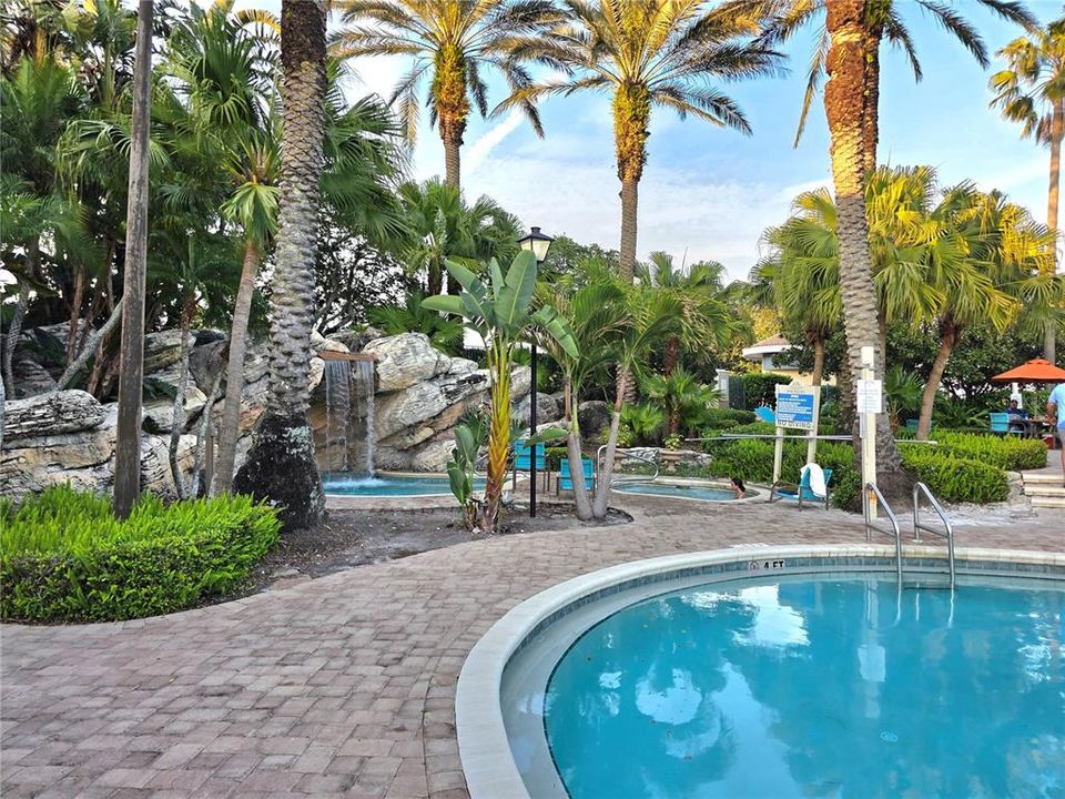 Active With Contract: $149,900 (1 beds, 1 baths, 842 Square Feet)