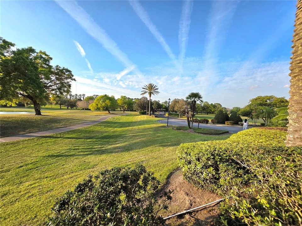 Active With Contract: $149,900 (1 beds, 1 baths, 842 Square Feet)