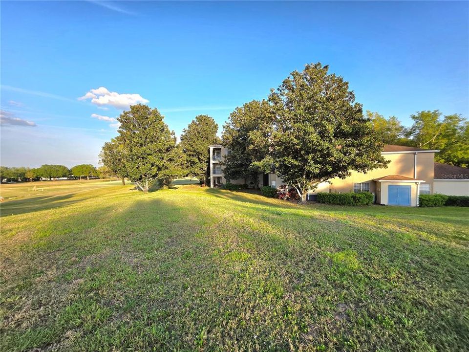 Active With Contract: $149,900 (1 beds, 1 baths, 842 Square Feet)