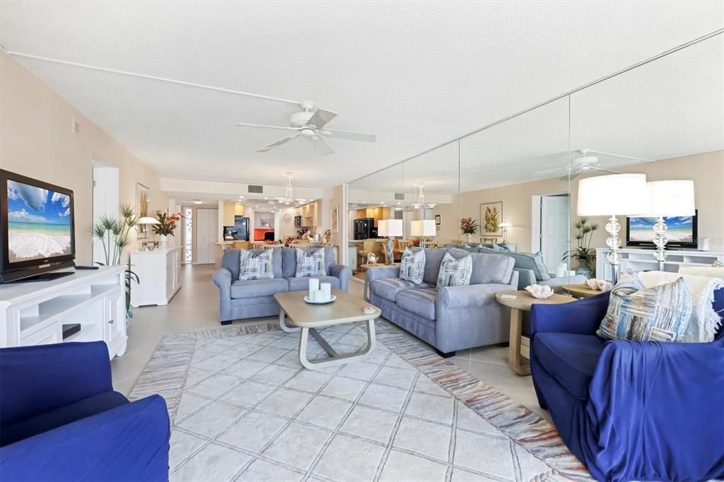 В аренду: $12,000 (2 спален, 2 ванн, 1265 Квадратных фут)