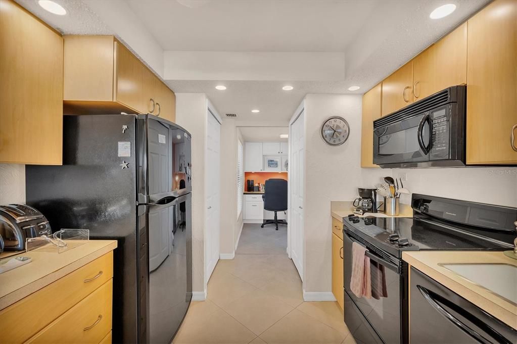 В аренду: $12,000 (2 спален, 2 ванн, 1265 Квадратных фут)