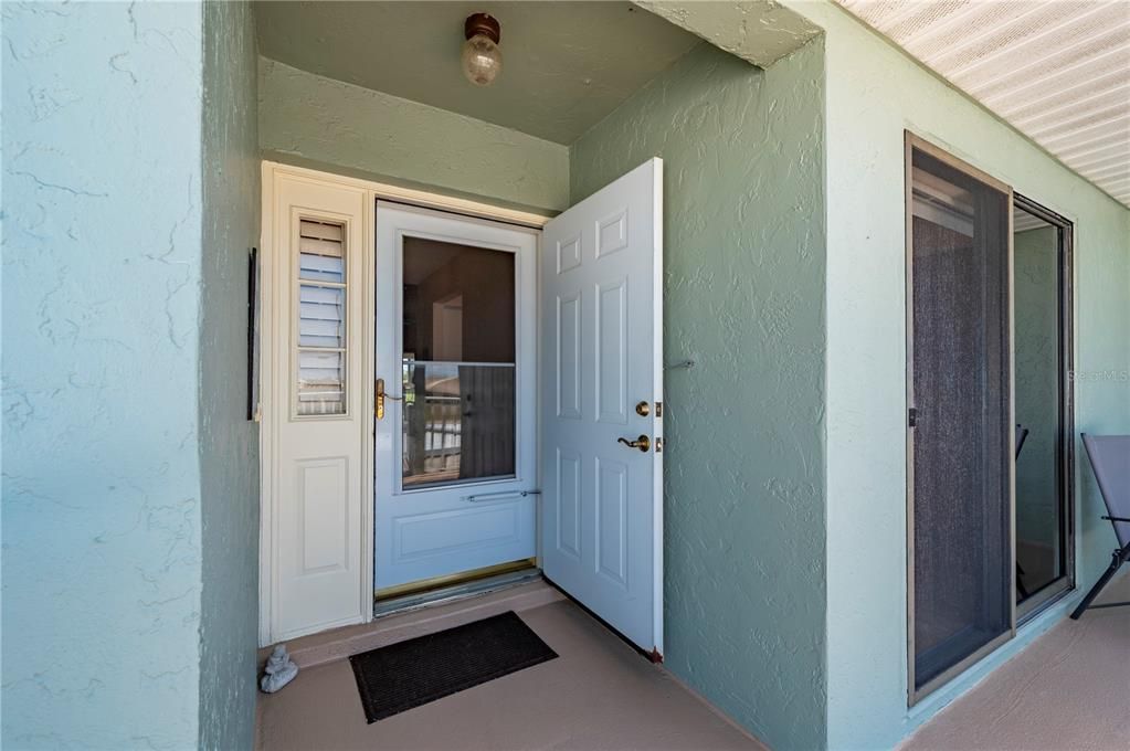 For Sale: $229,900 (2 beds, 2 baths, 1279 Square Feet)