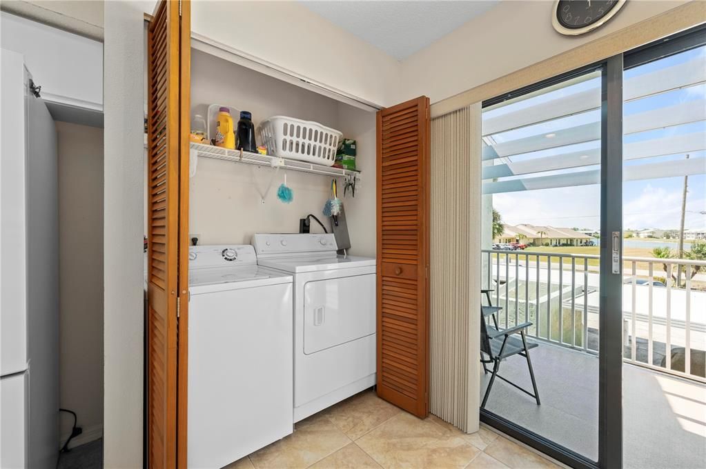 For Sale: $229,900 (2 beds, 2 baths, 1279 Square Feet)