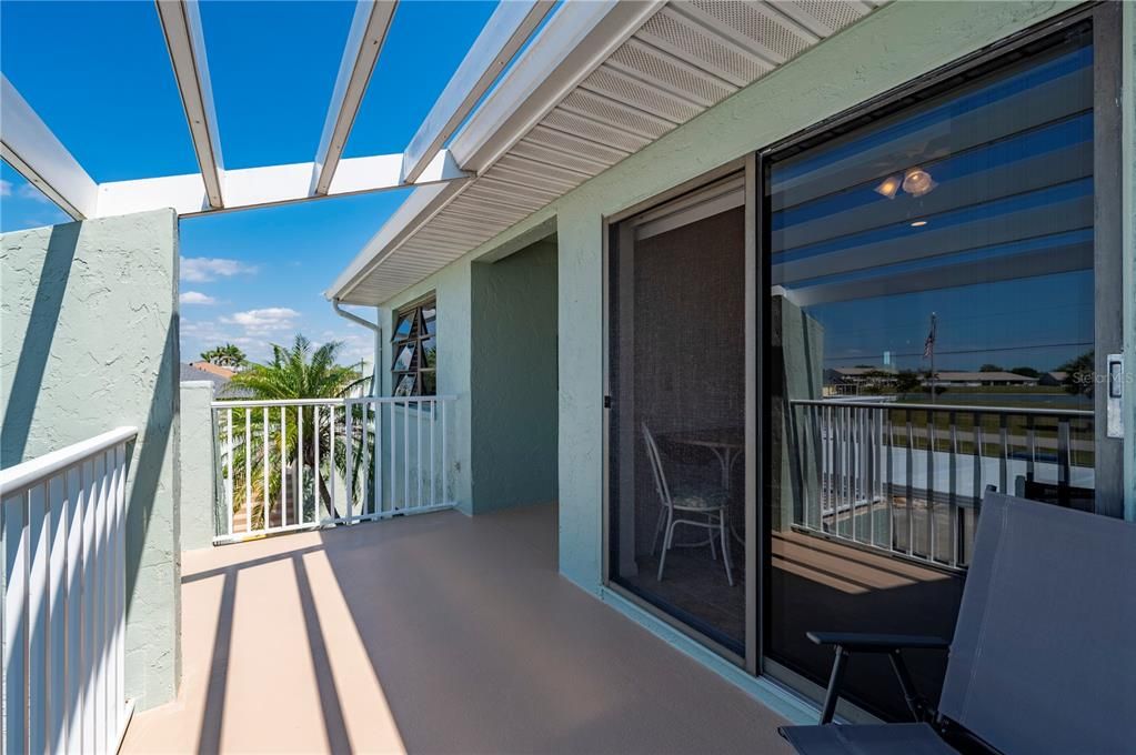 For Sale: $229,900 (2 beds, 2 baths, 1279 Square Feet)