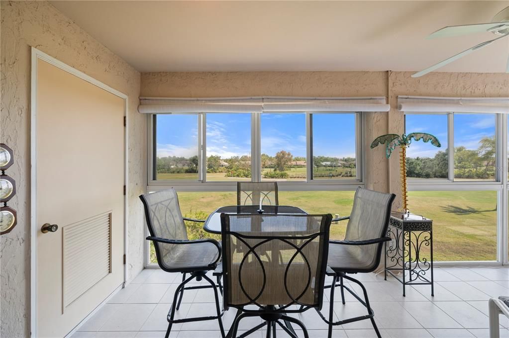 For Sale: $229,900 (2 beds, 2 baths, 1279 Square Feet)