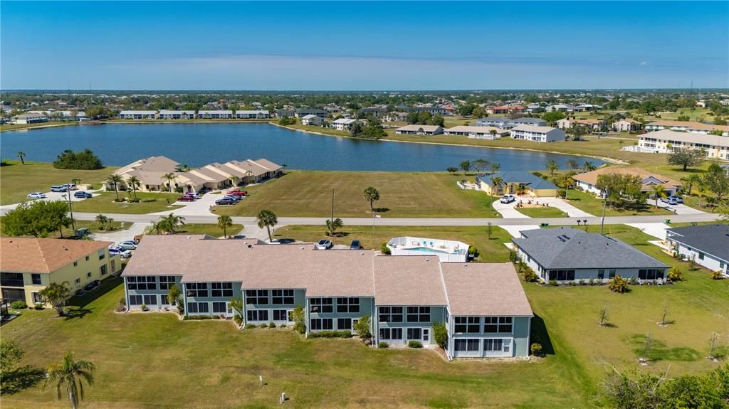 For Sale: $229,900 (2 beds, 2 baths, 1279 Square Feet)