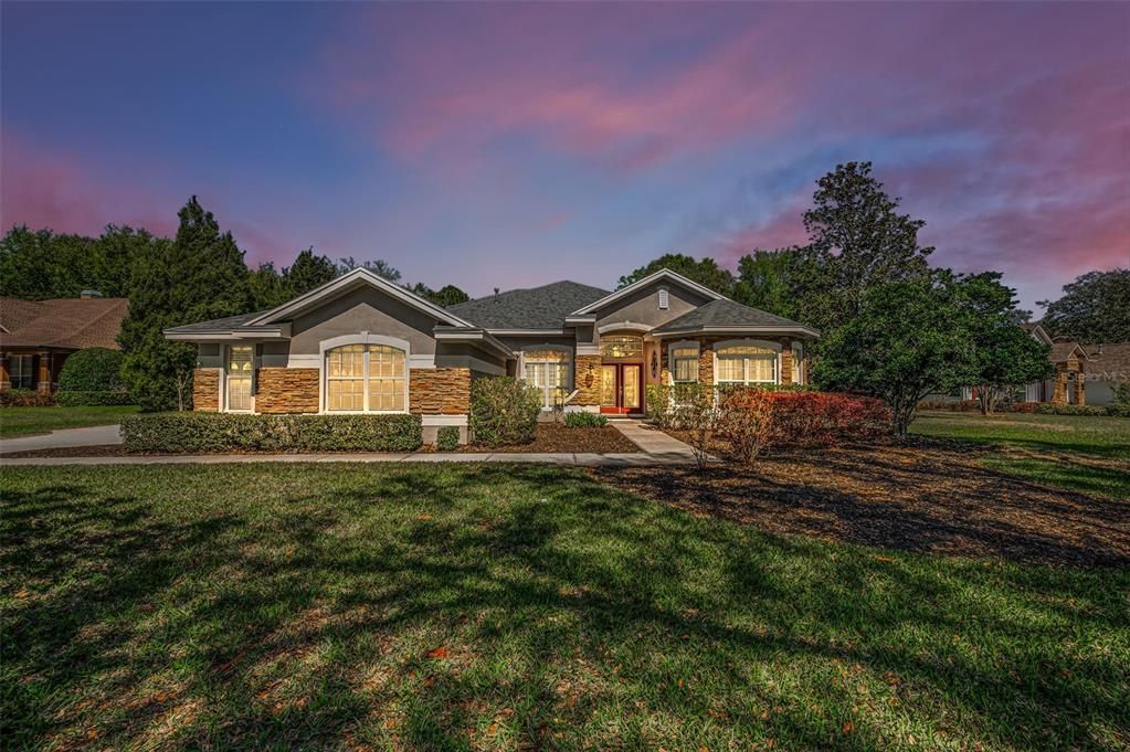 Vendido Recientemente: $899,900 (4 camas, 3 baños, 3354 Pies cuadrados)