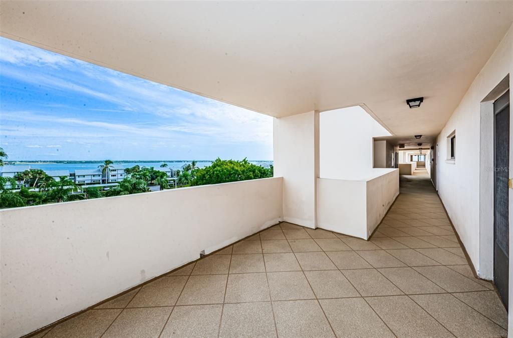 На продажу: $550,000 (2 спален, 2 ванн, 1094 Квадратных фут)