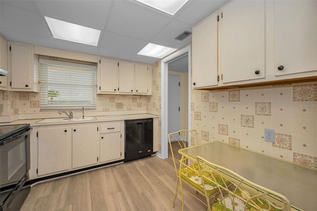 На продажу: $550,000 (2 спален, 2 ванн, 1094 Квадратных фут)